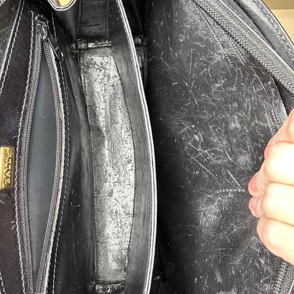 Vintage Bally Black Leather Curved Dome Crossbody Bag Made in Italy 1988-1994 - Picture 10 of 11